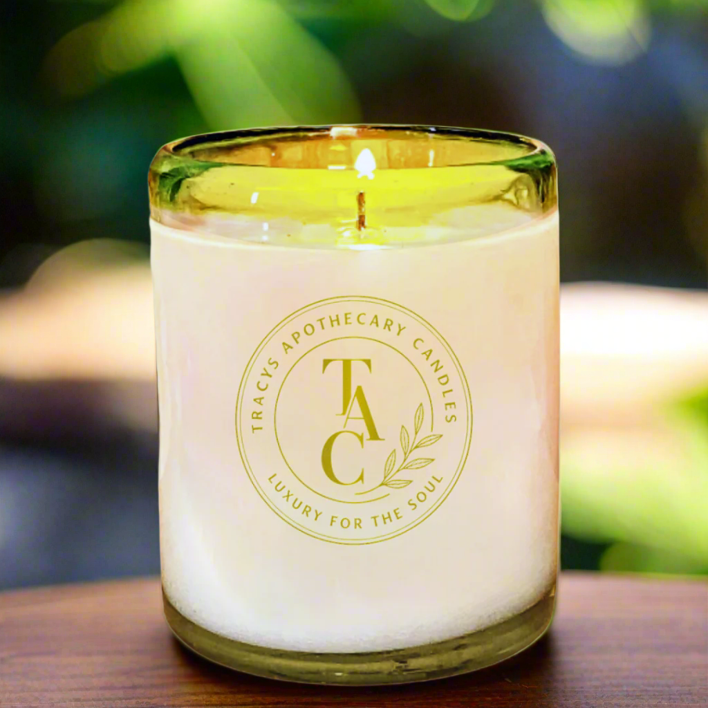 Aguacate Verde Cloche Candle